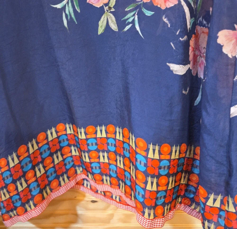 Johnny Was Navy Floral V-Neck Tunic - Picture 4 of 4